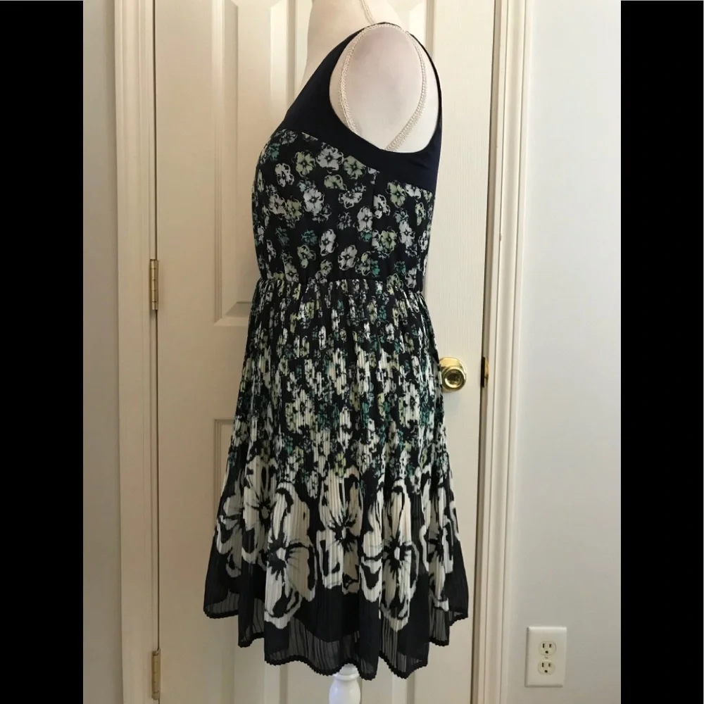 💙Cute Navy Blue w/ Flower Print Dress - Picture 7 of 8